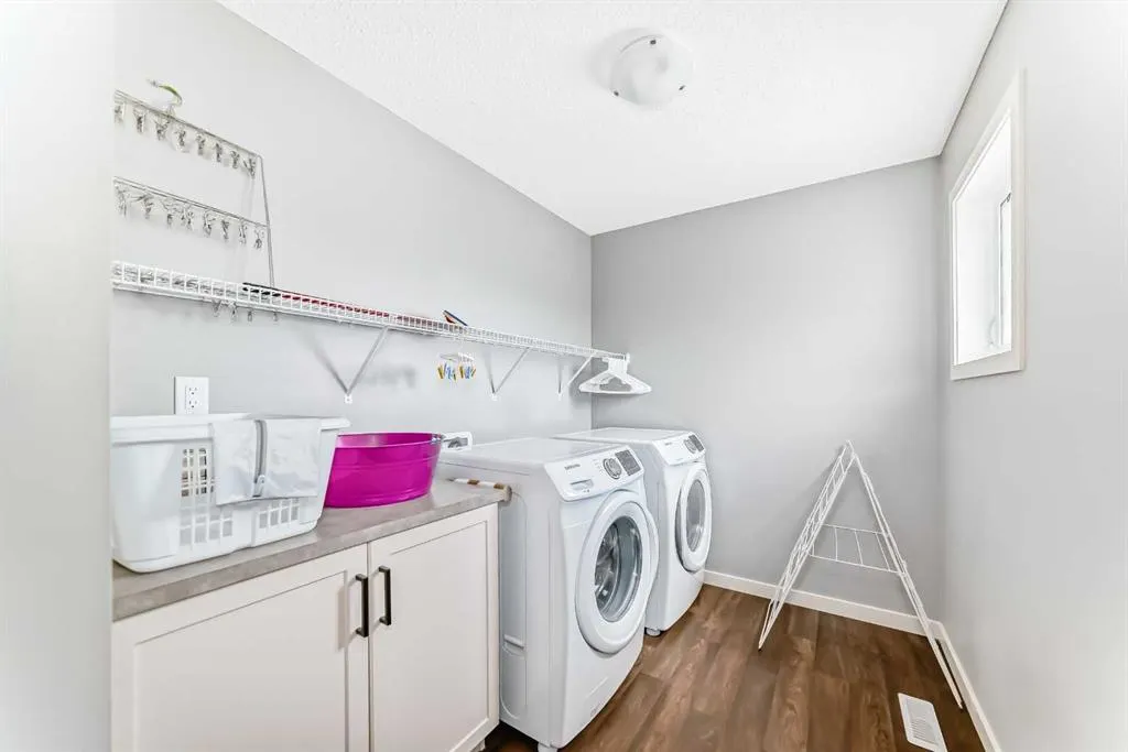 80 Howse Manor NE