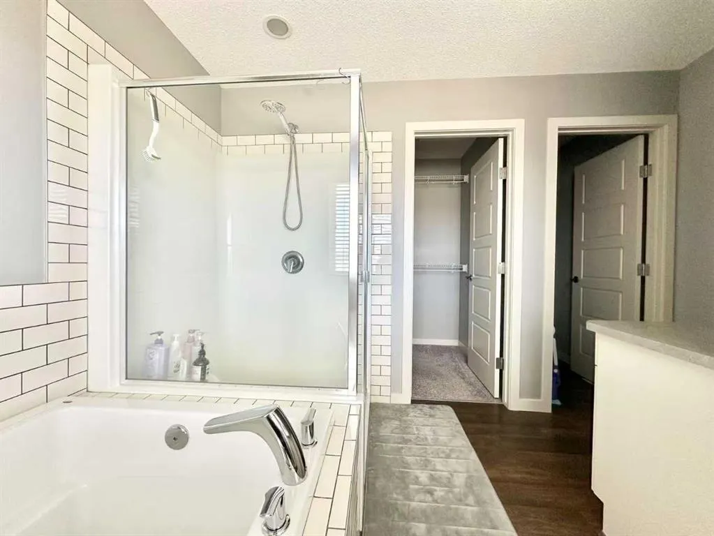 80 Howse Manor NE