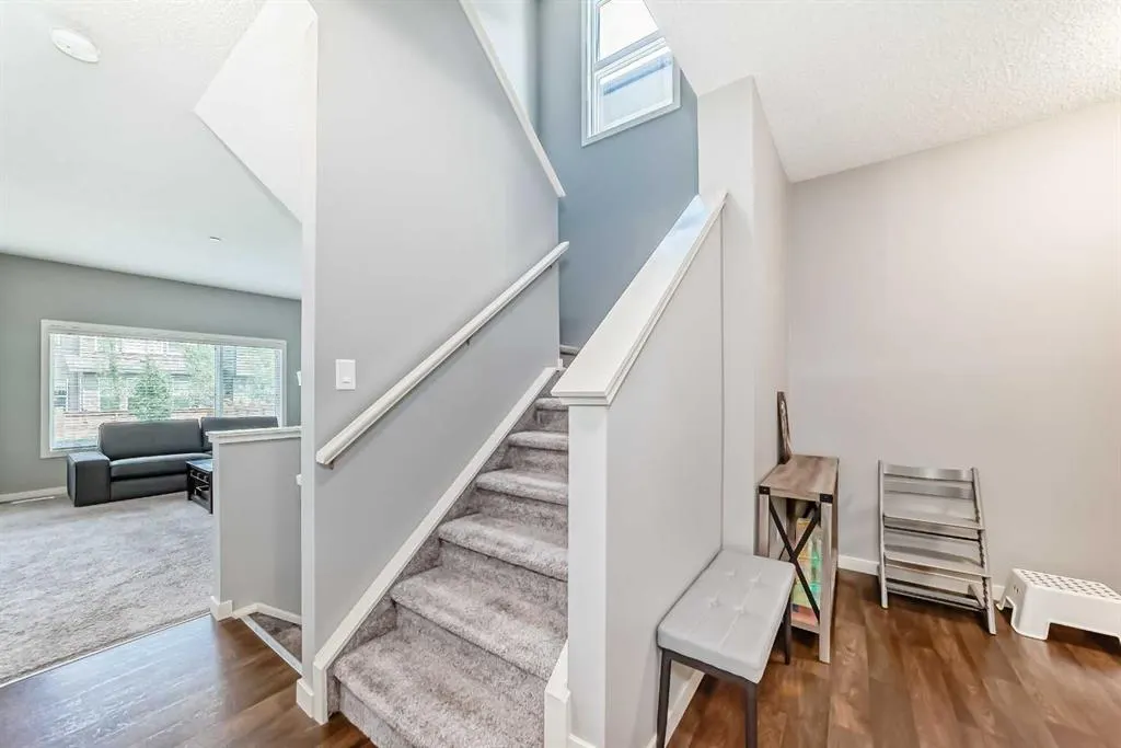 80 Howse Manor NE