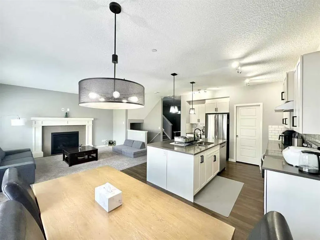 80 Howse Manor NE