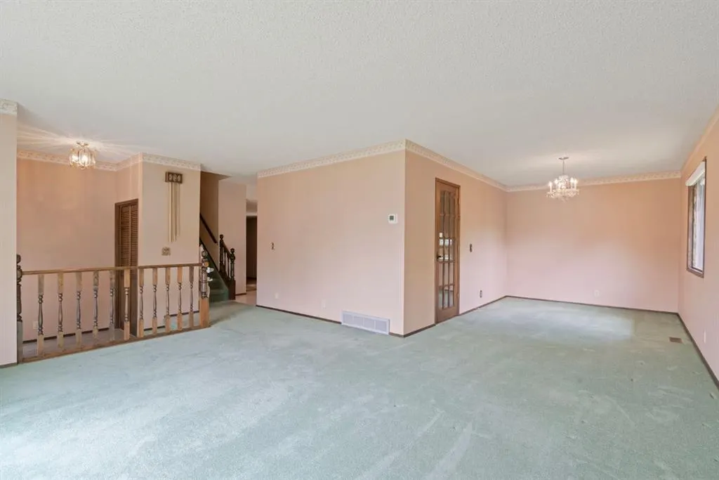 519 Dalcastle Mews NW