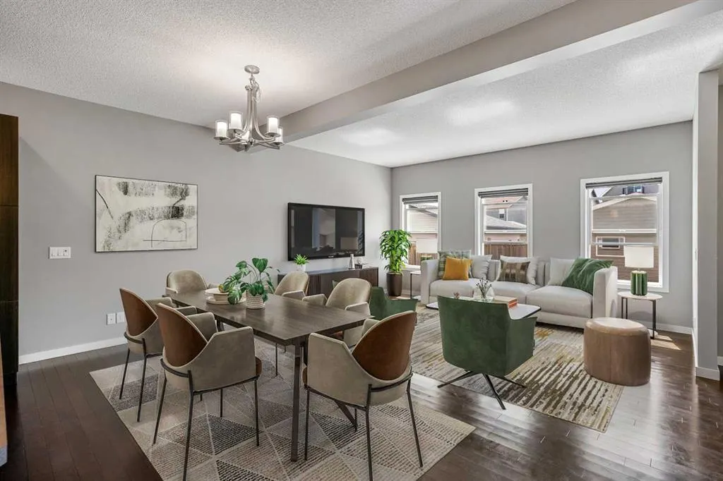 17 Skyview Point Common NE