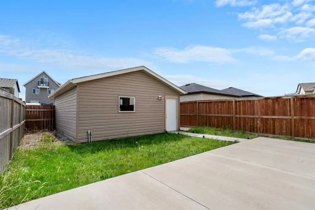 17 Skyview Point Common NE