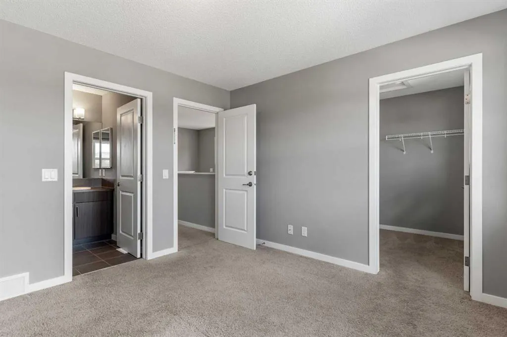 17 Skyview Point Common NE