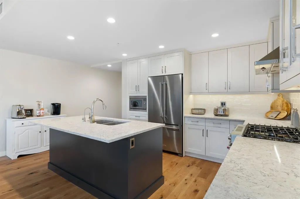 1105 Spring Creek Drive, #208