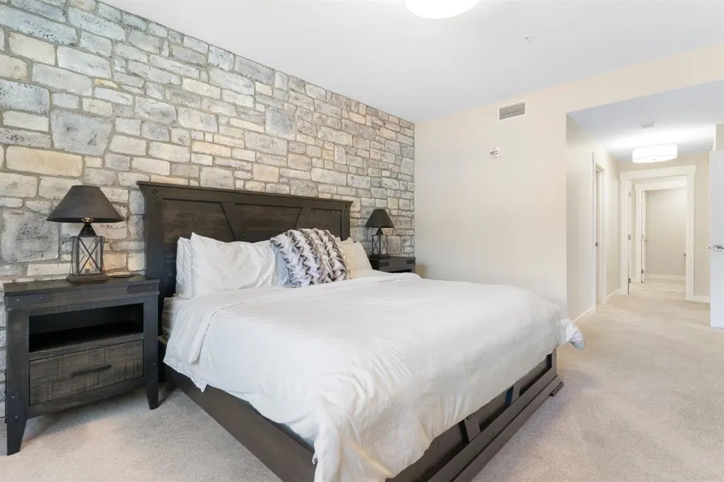 1105 Spring Creek Drive, #208