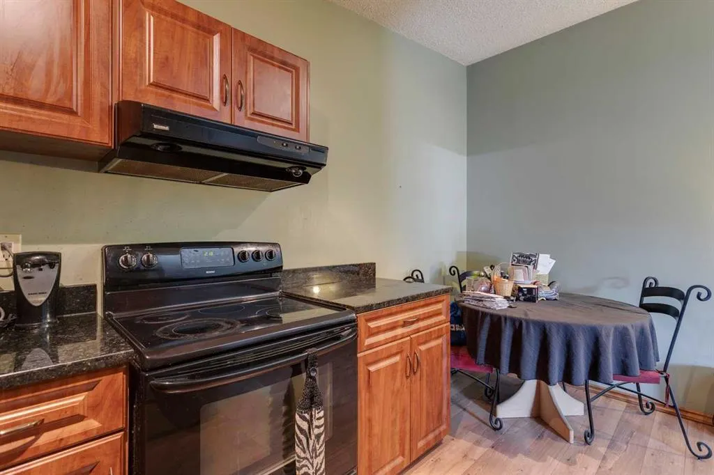 2637 1 Avenue NW, #4