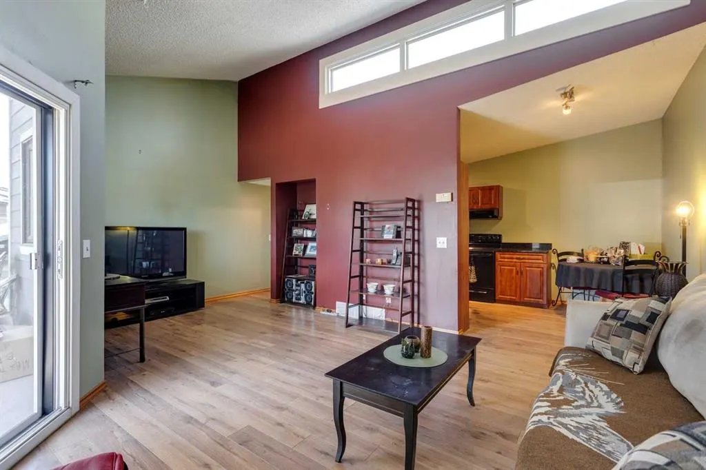 2637 1 Avenue NW, #4