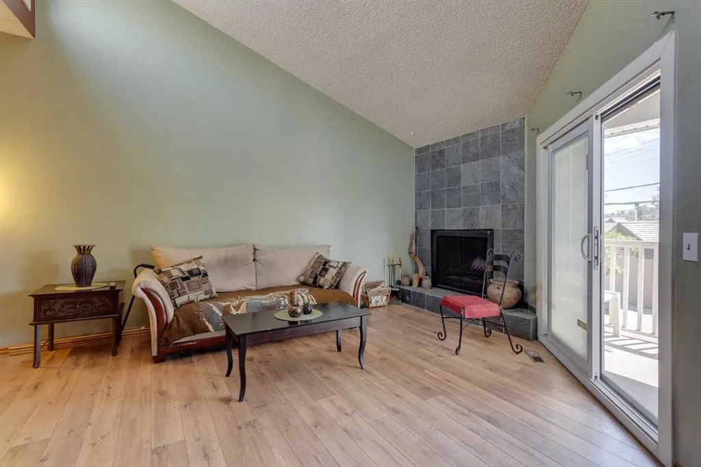 2637 1 Avenue NW, #4
