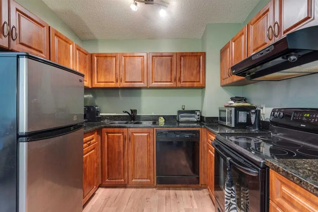 2637 1 Avenue NW, #4