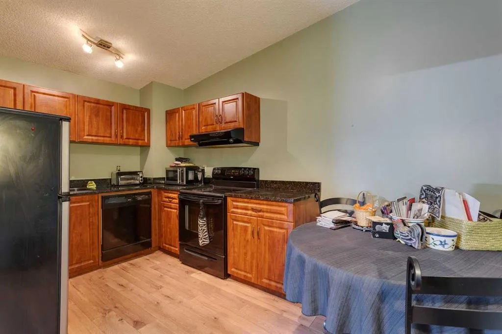 2637 1 Avenue NW, #4