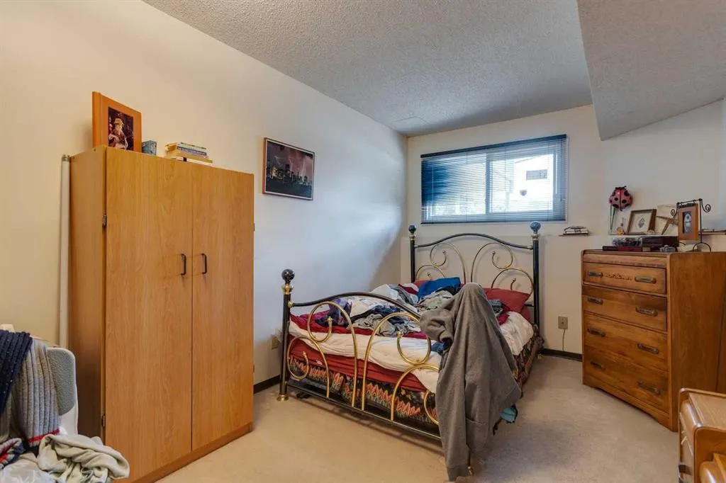 2637 1 Avenue NW, #4