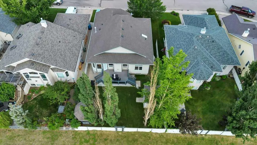 252 Cambridge Crescent