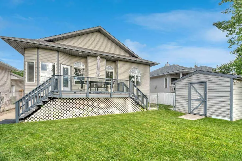 252 Cambridge Crescent