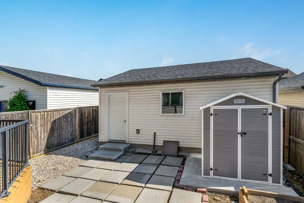 210 Cranberry Place SE