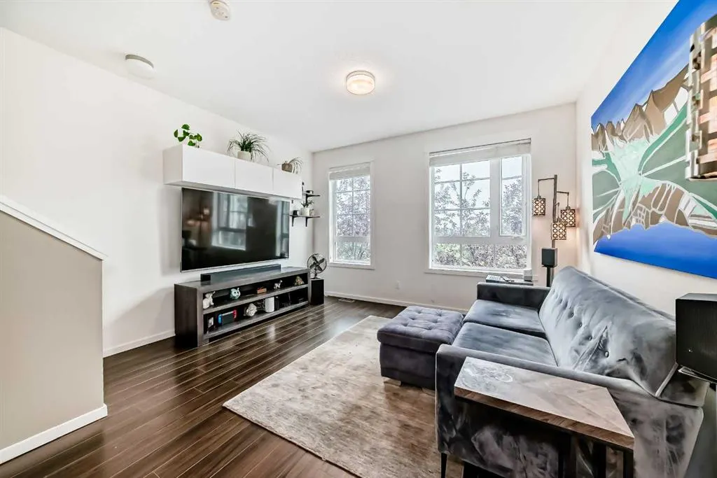 227 Copperpond Common SE