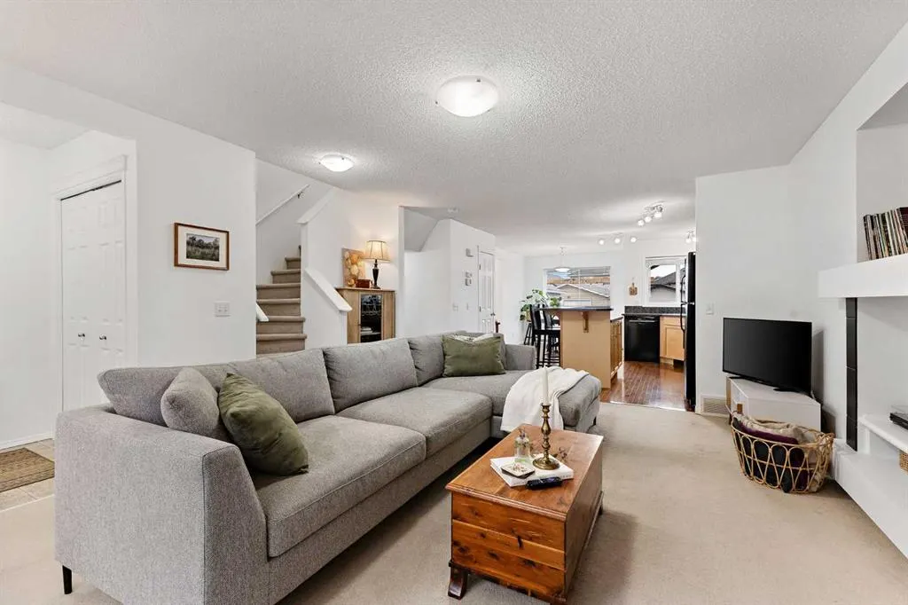 206 Copperstone Grove SE
