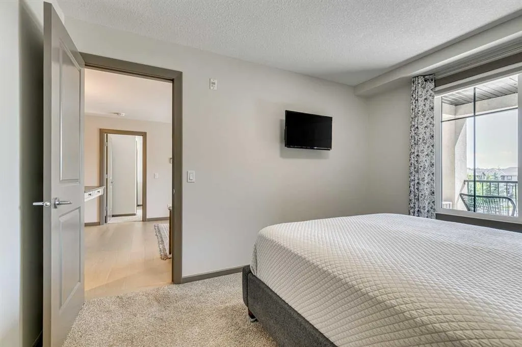 310 Mckenzie Towne Gate SE, #2301