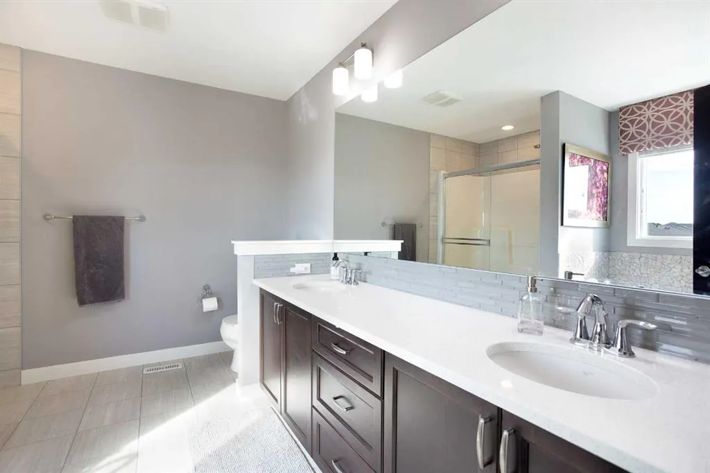 322 Evanston Way NW