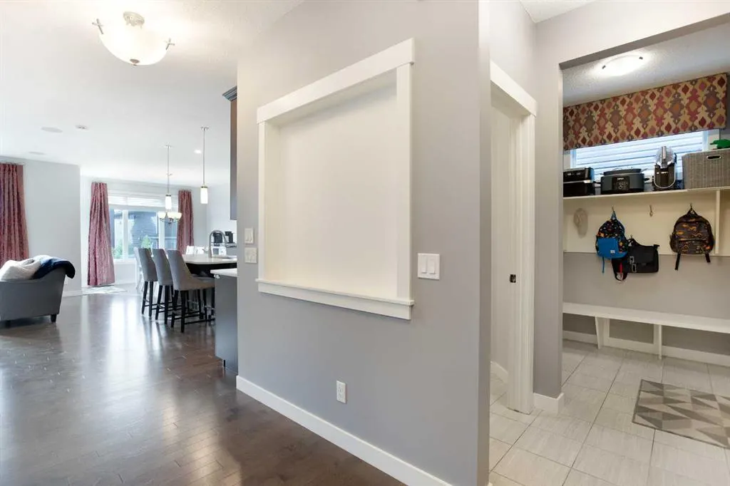 322 Evanston Way NW