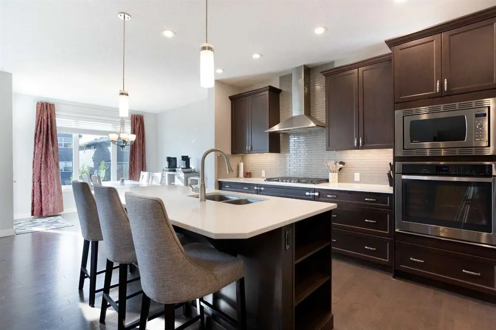 322 Evanston Way NW