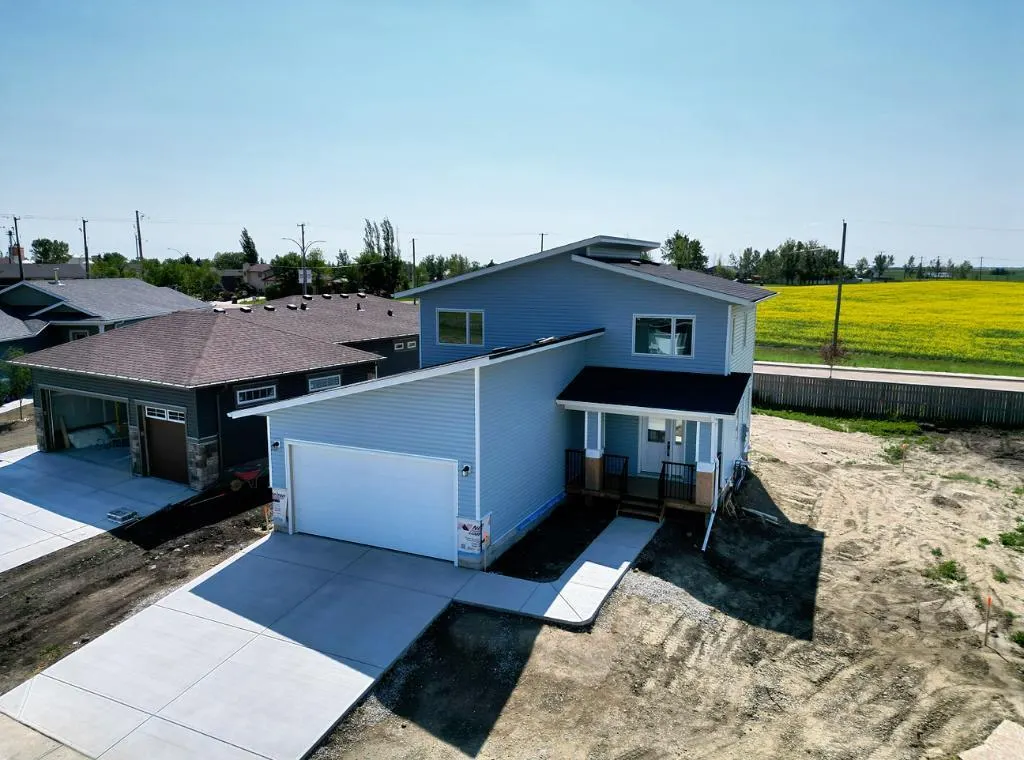 10 Clover Crescent
