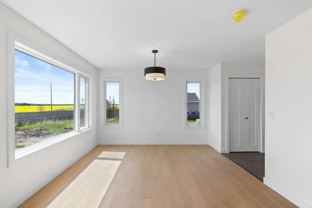 10 Clover Crescent