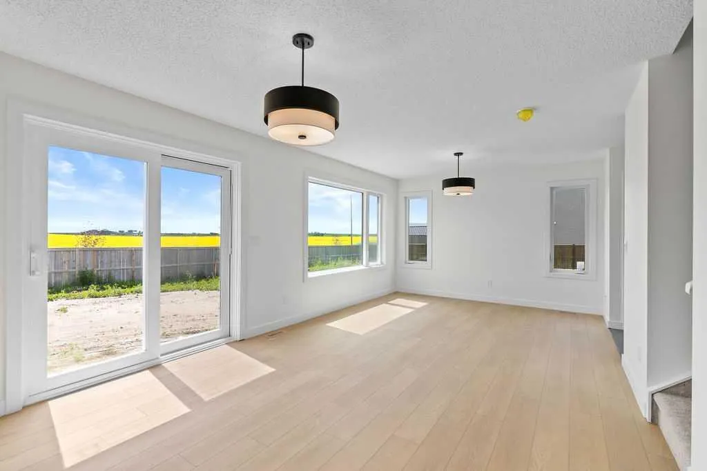 10 Clover Crescent