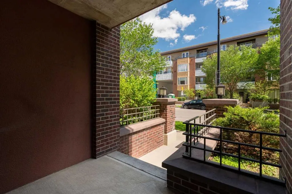 990 Centre Avenue NE, #124