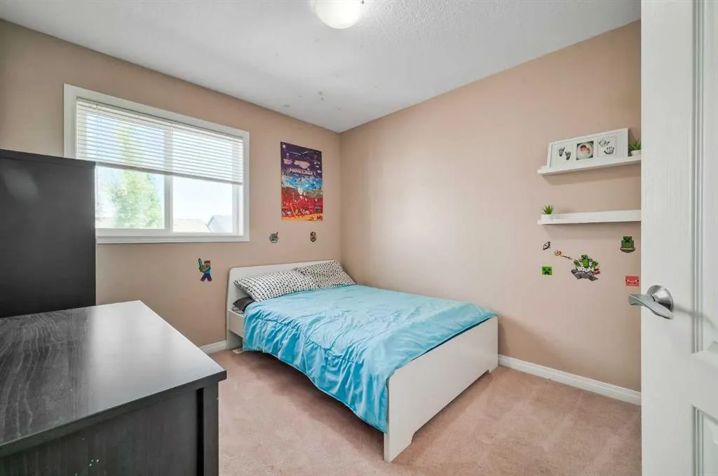 77 New Brighton Heights SE