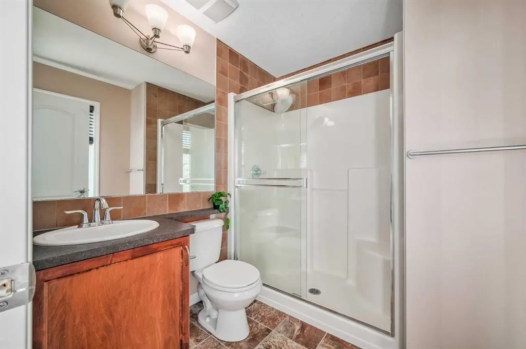 77 New Brighton Heights SE