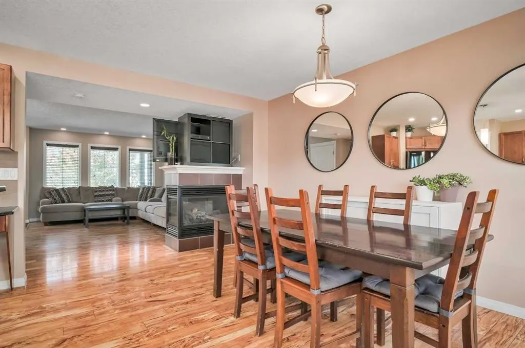77 New Brighton Heights SE