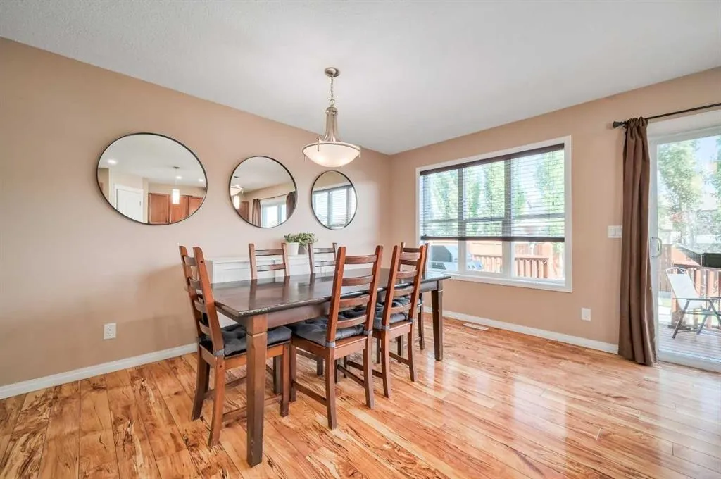 77 New Brighton Heights SE