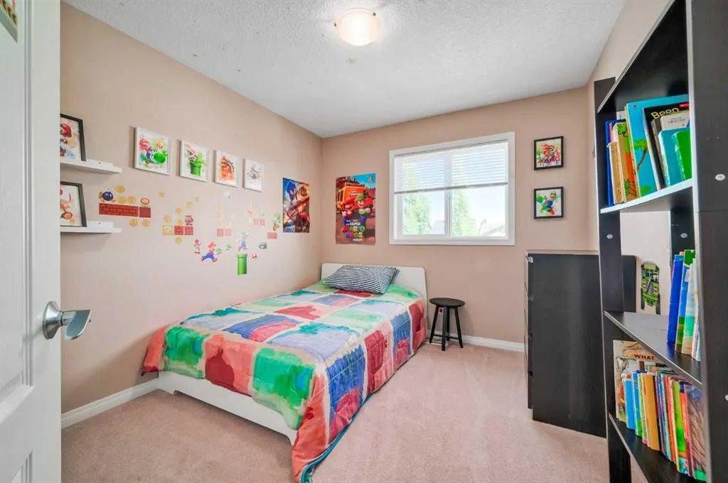 77 New Brighton Heights SE