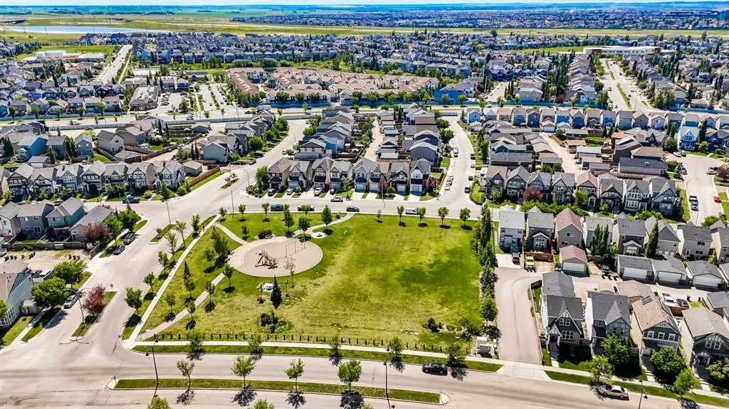 77 New Brighton Heights SE