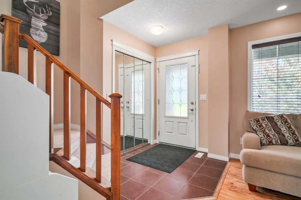 77 New Brighton Heights SE