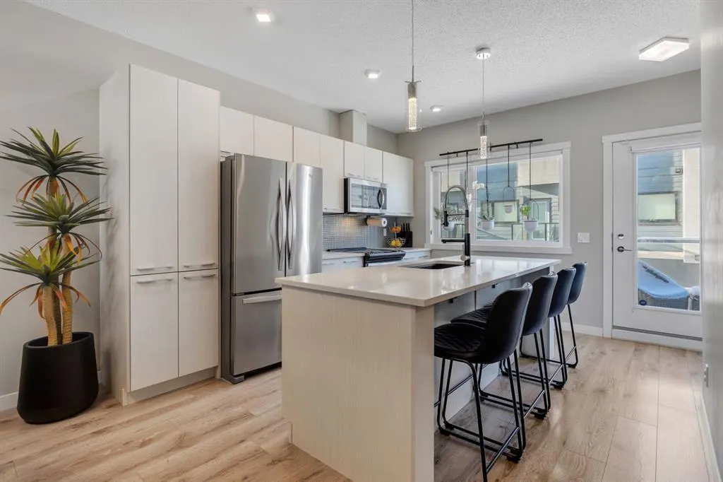 218 Sherwood Square NW, #302