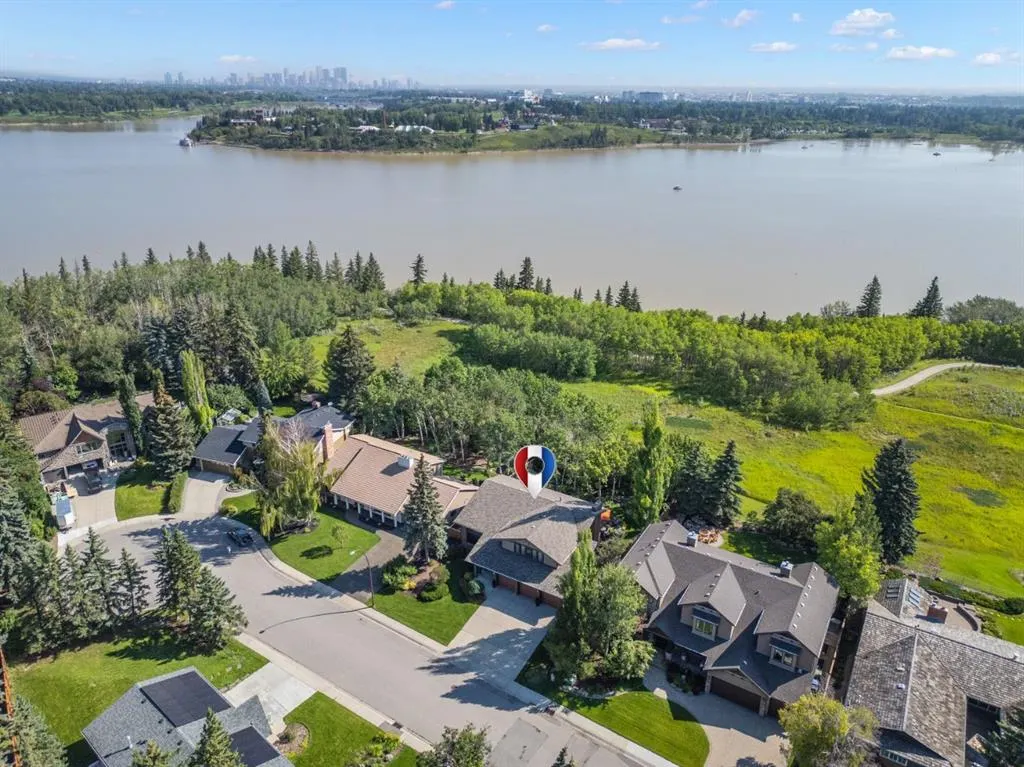 36 Baycrest Place SW