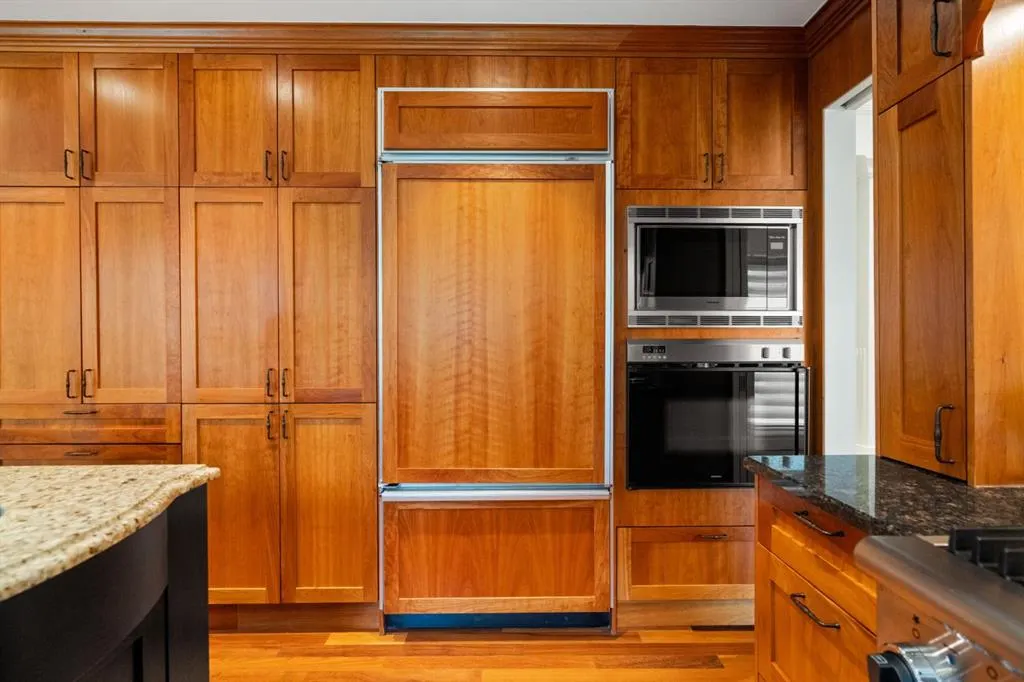 36 Baycrest Place SW