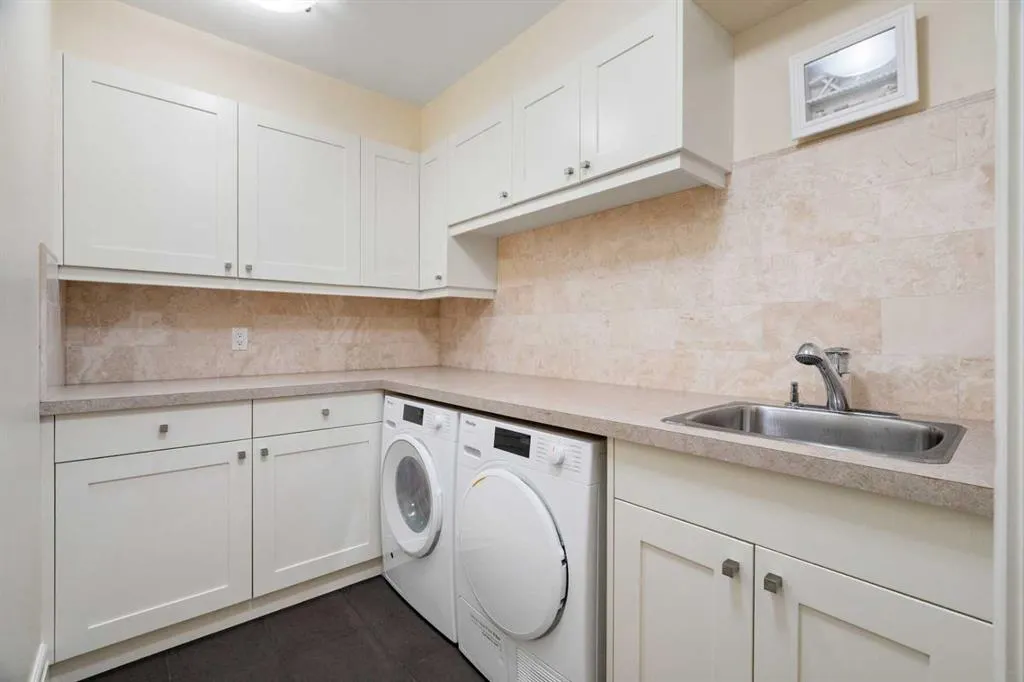 36 Baycrest Place SW