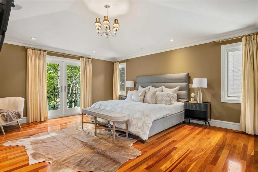 36 Baycrest Place SW