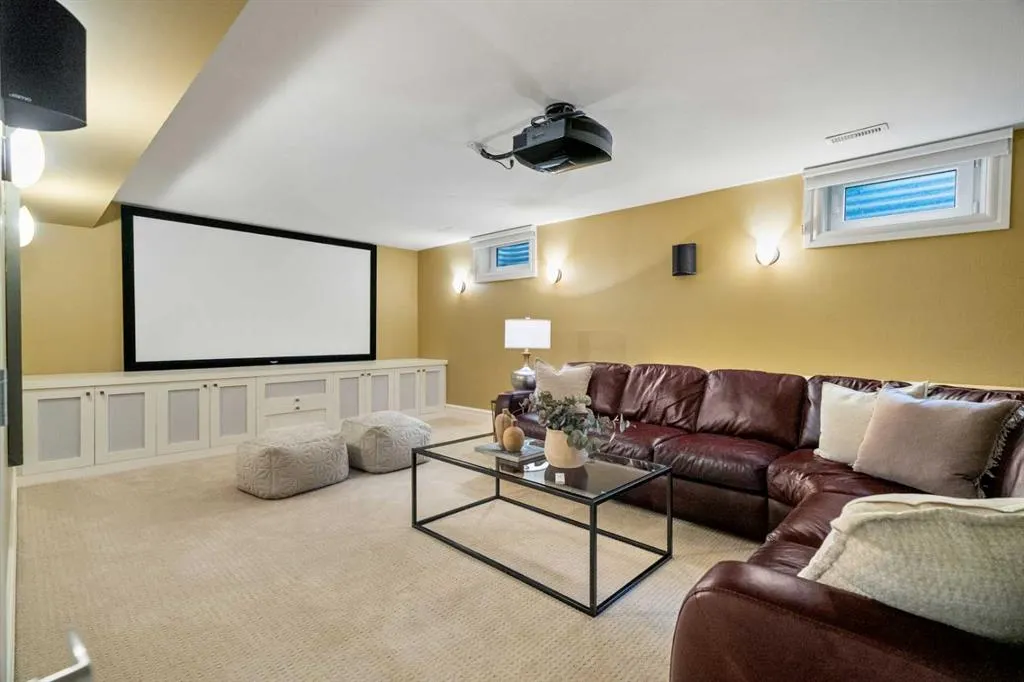 36 Baycrest Place SW