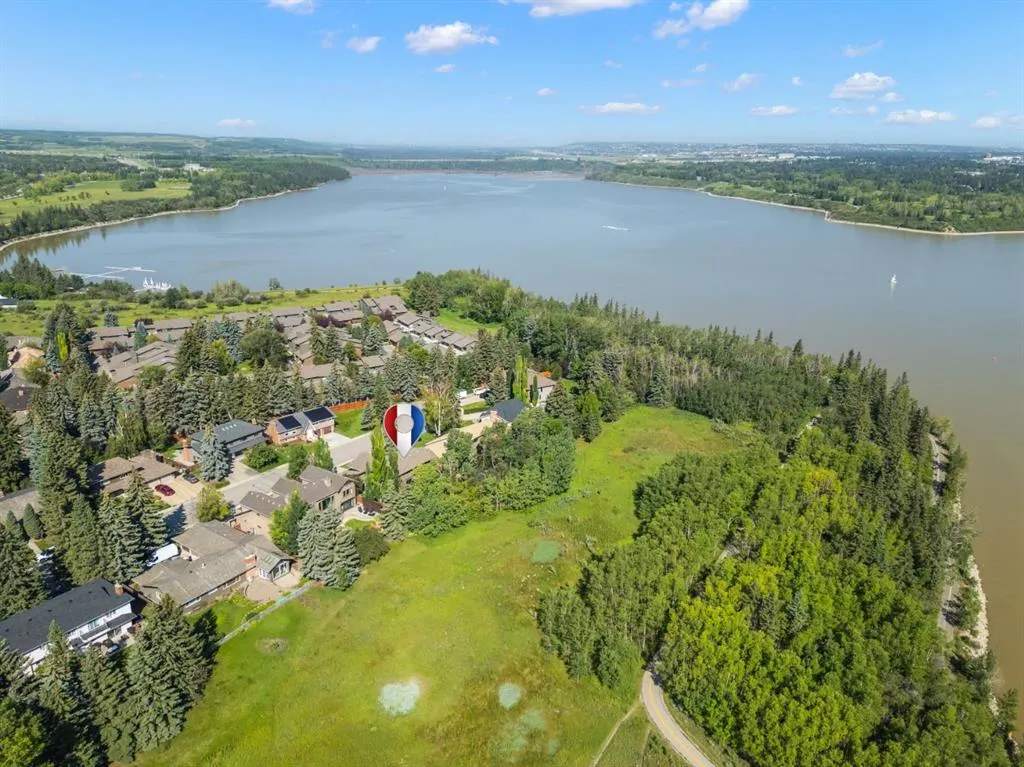 36 Baycrest Place SW