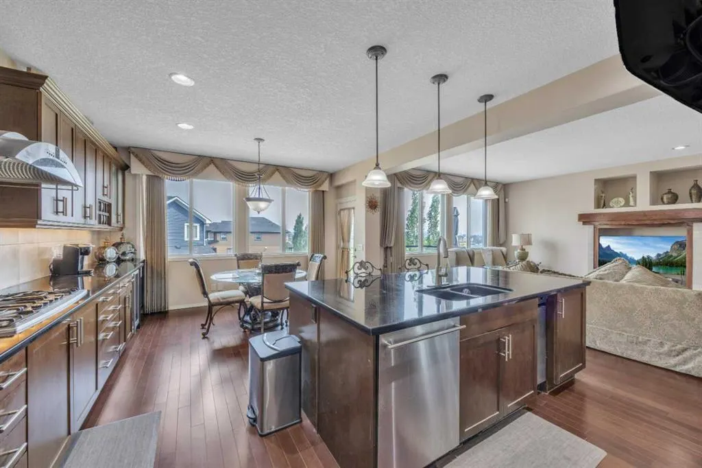 360 Evanspark Circle NW