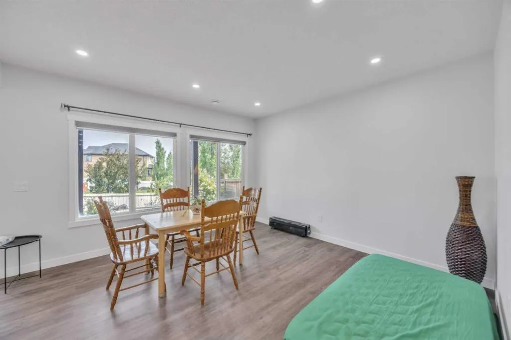 360 Evanspark Circle NW