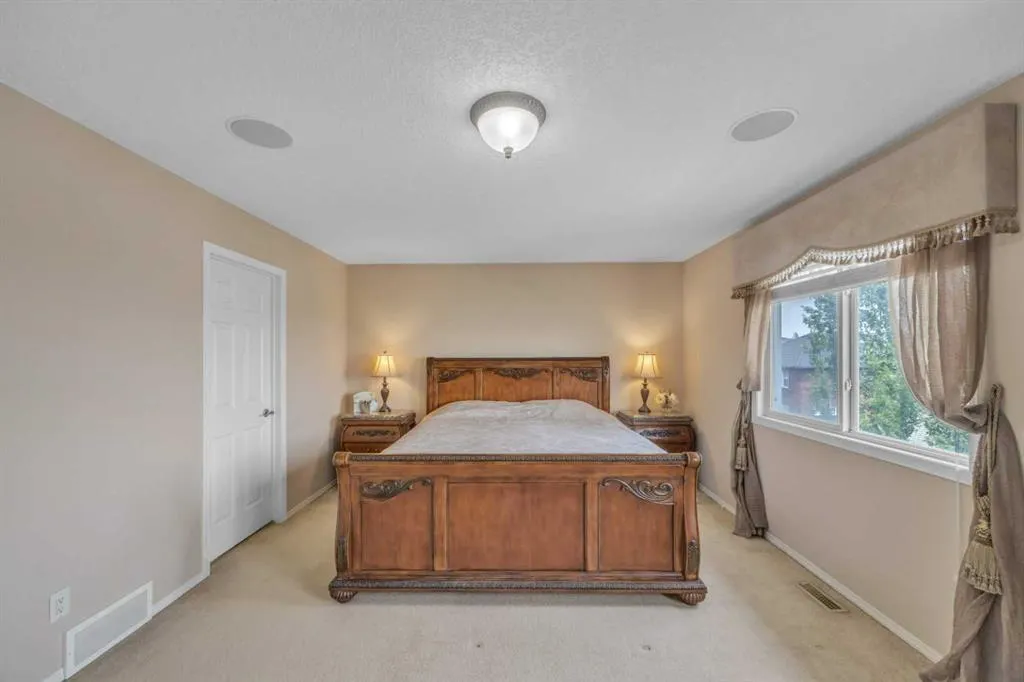 360 Evanspark Circle NW