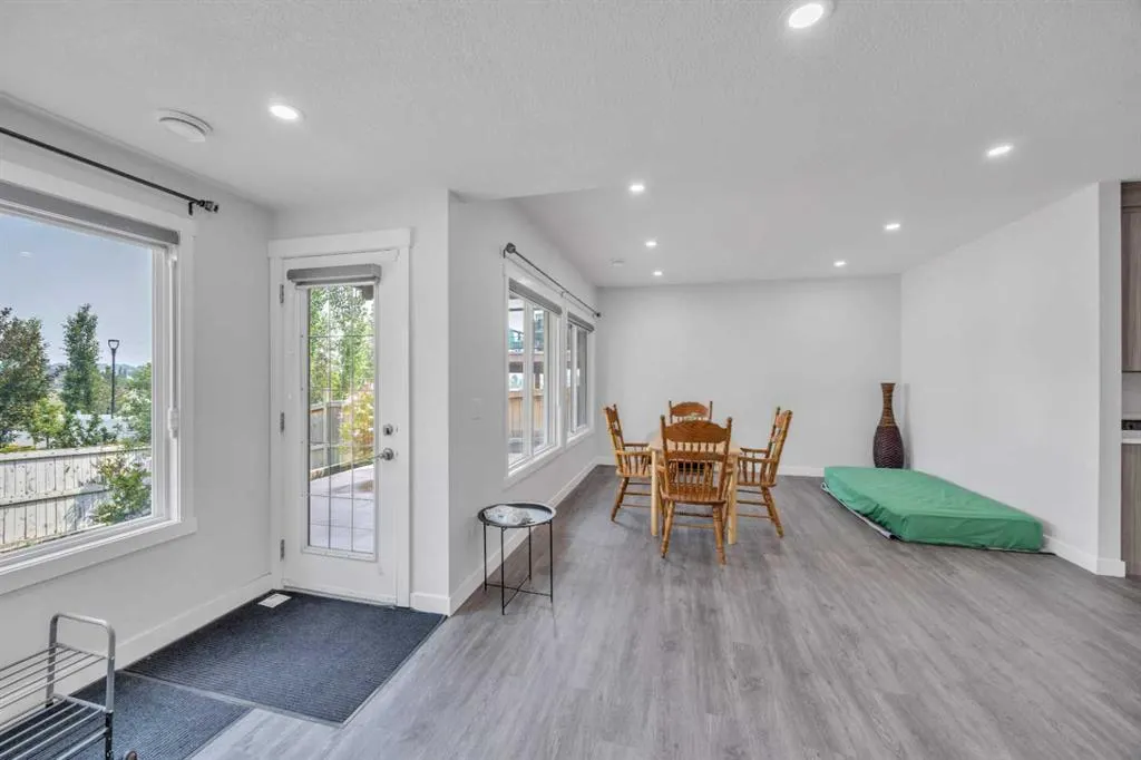 360 Evanspark Circle NW