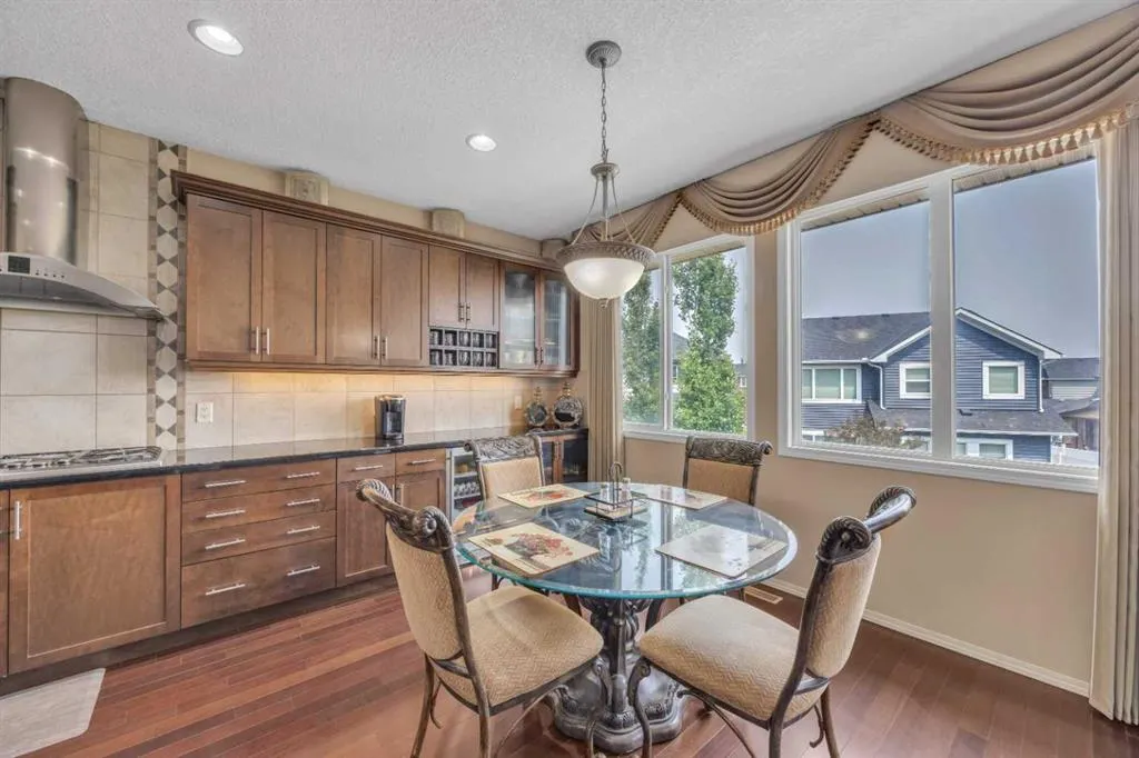 360 Evanspark Circle NW