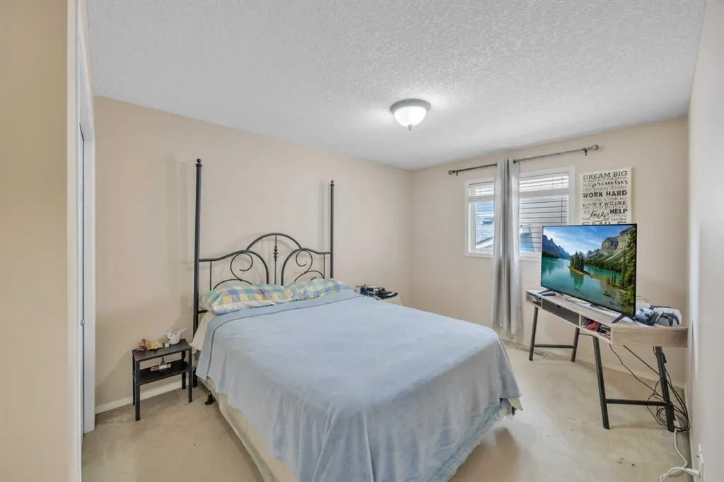 360 Evanspark Circle NW
