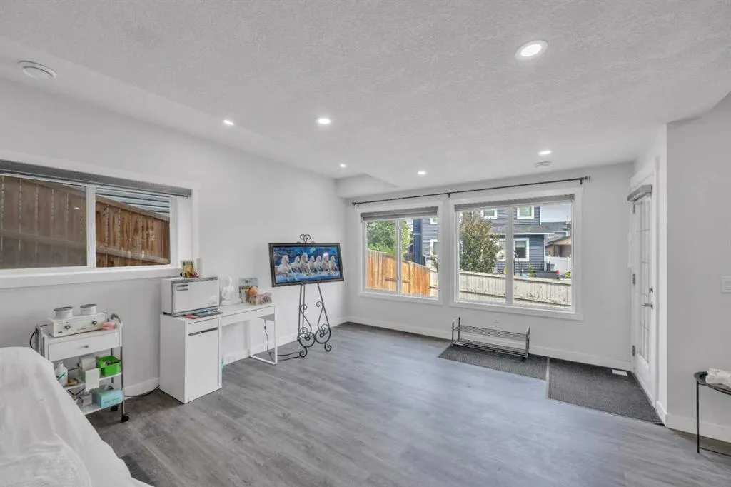 360 Evanspark Circle NW